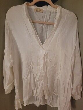 White/Ivory loose-fit tunic blouse By Sosia